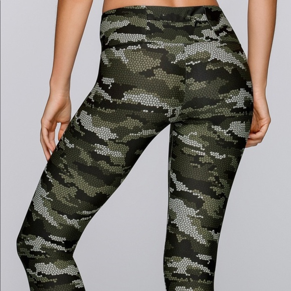 Lorna Jane Command Core Tights - Camo